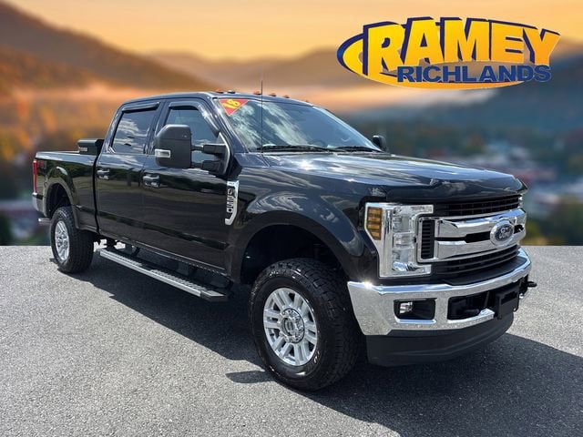 2018 Ford F-250 XL 4x4 Crew Cab 8' Box's photo