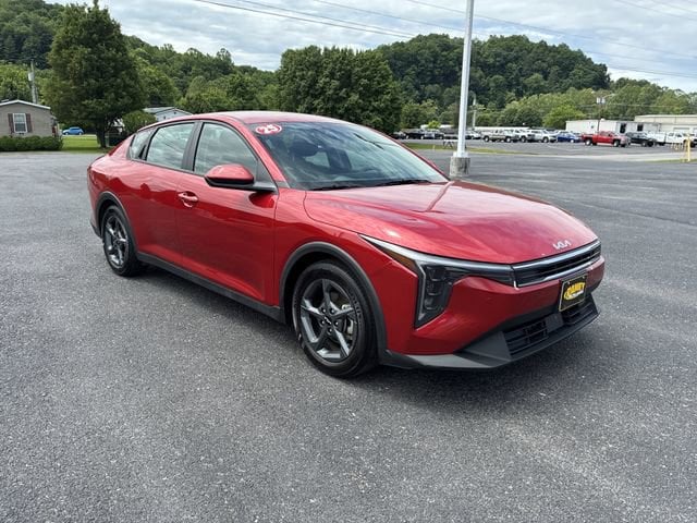 2025 Kia K4 LXS AT's photo
