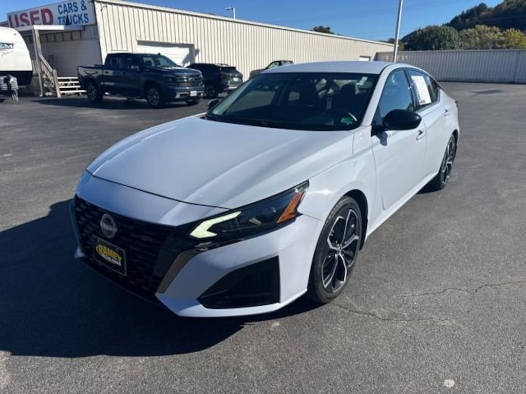Used 2023 Nissan Altima 2.5 SR