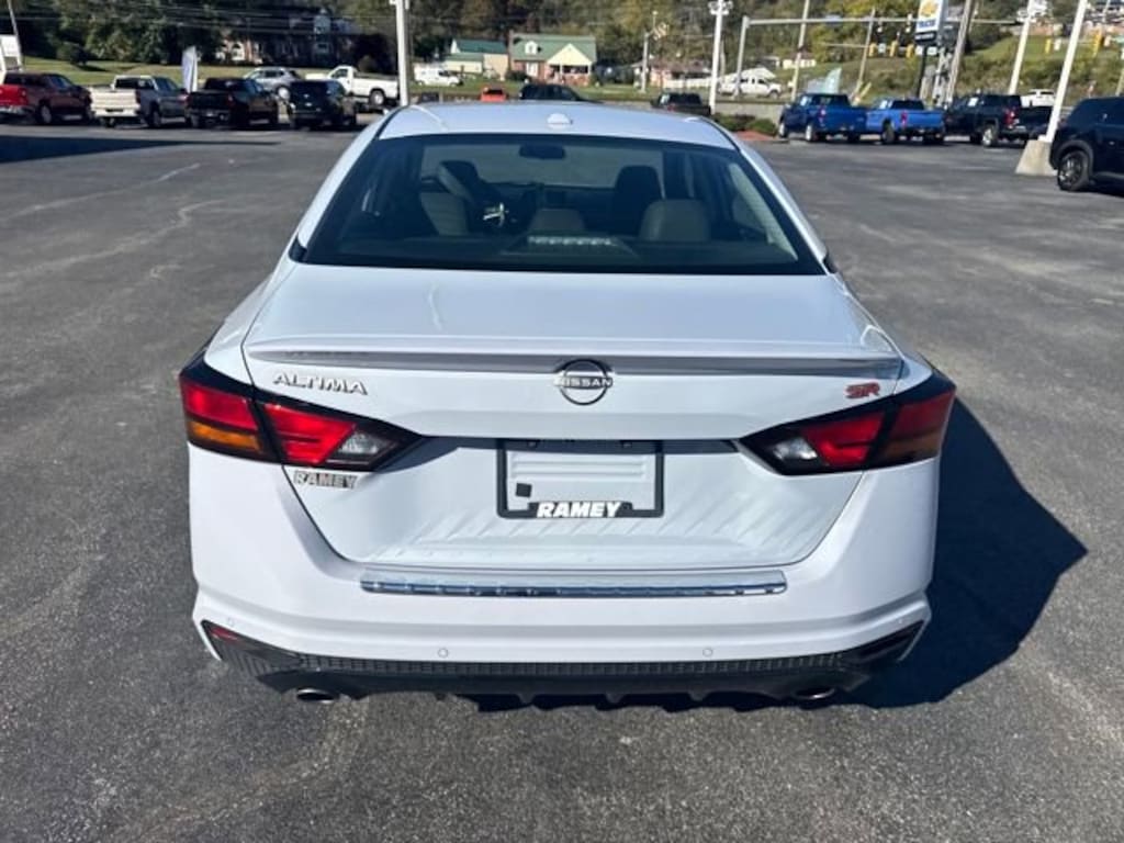 Used 2023 Nissan Altima 2.5 SR