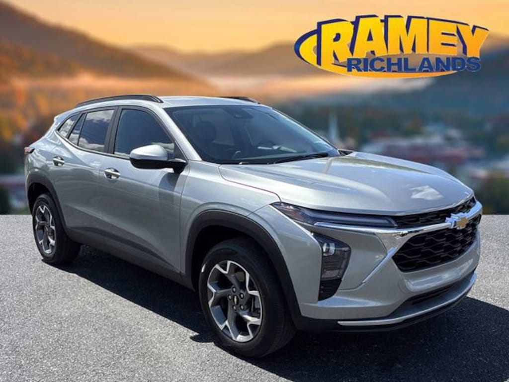 Used 2025 Chevrolet Trax LT SUV