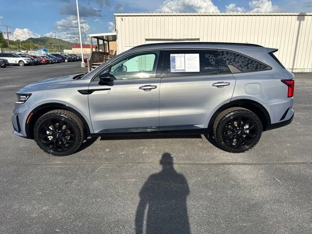 Used 2023 Kia Sorento SX with VIN 5XYRKDLFXPG184702 for sale in Richlands, VA