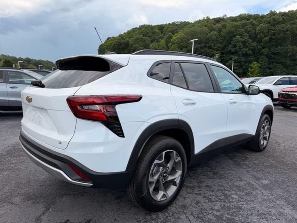 New 2026 Chevrolet Trax LT SUV