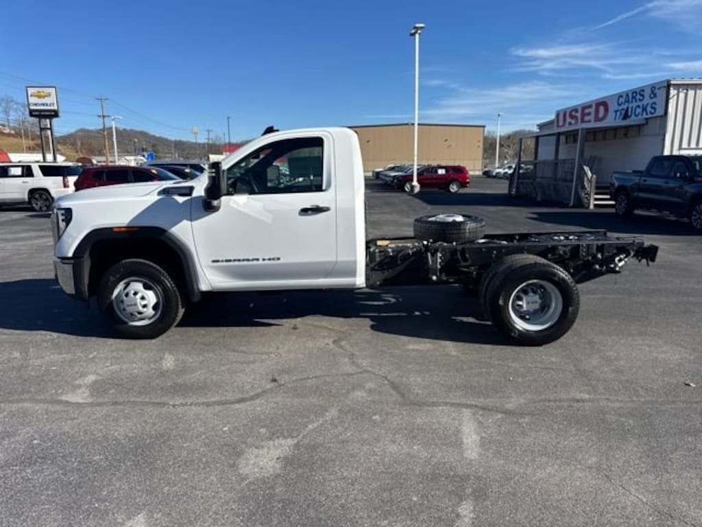 New 2026 GMC Sierra 3500 HD Chassis Cab Pro Truck