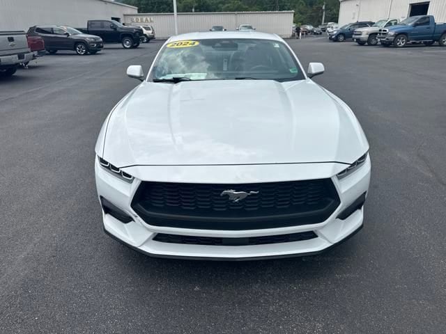 2024 Ford Mustang EcoBoost - Photo 8