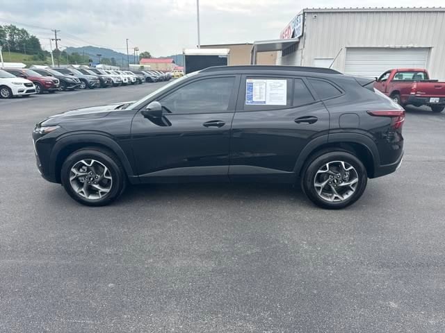 Used 2025 Chevrolet Trax LT with VIN KL77LHEP2SC025099 for sale in Richlands, VA