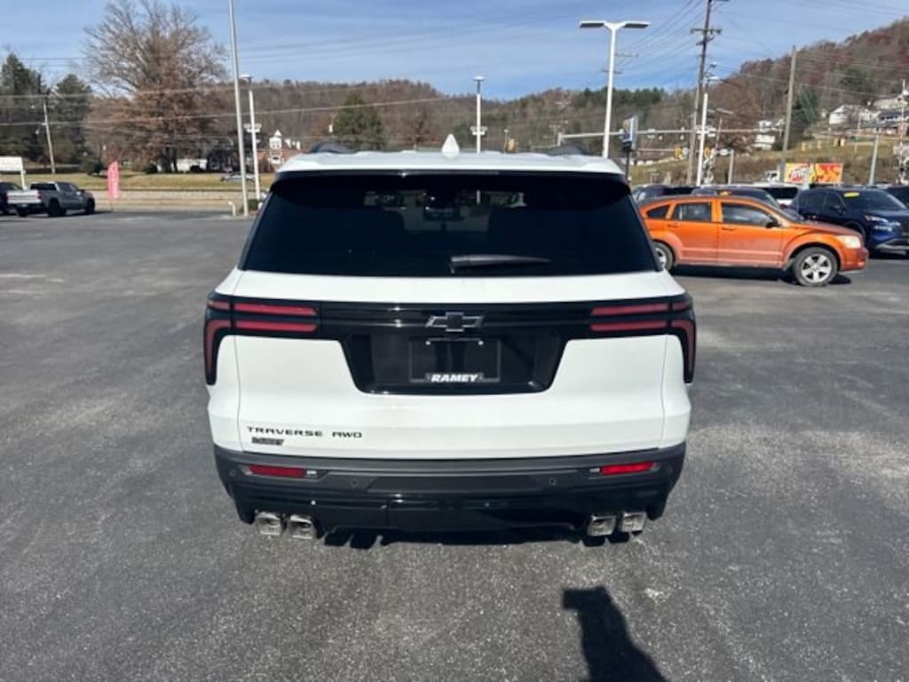 New 2026 Chevrolet Traverse LT SUV