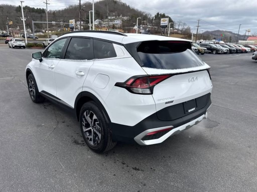 Used 2025 Kia Sportage EX