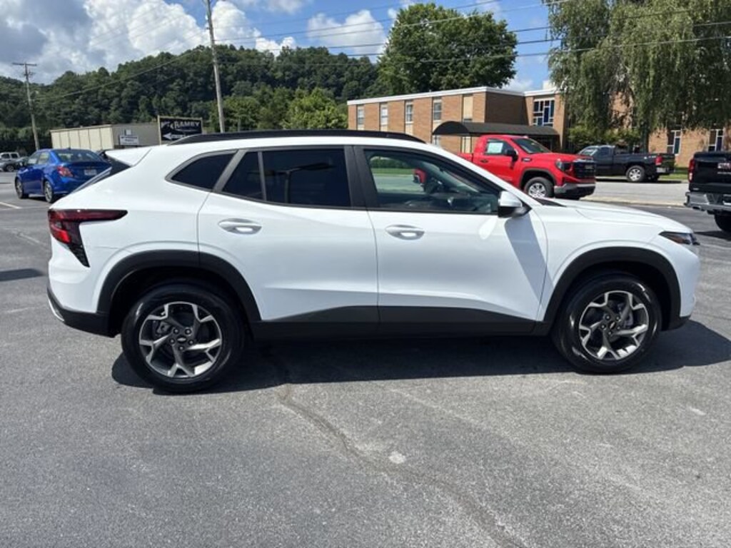 New 2026 Chevrolet Trax LT SUV