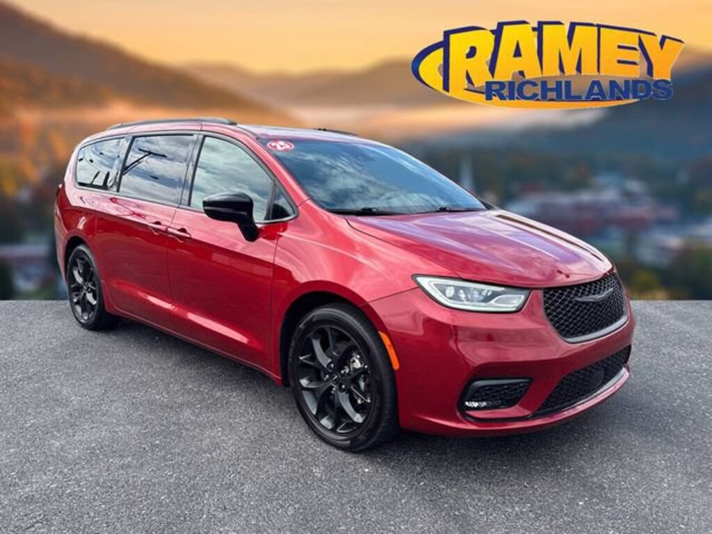 Used 2025 Chrysler Pacifica Limited