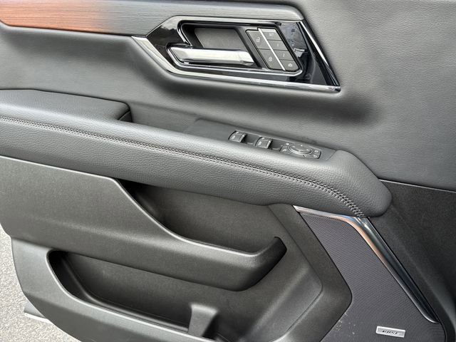 2025 GMC Yukon XL Denali - Photo 14