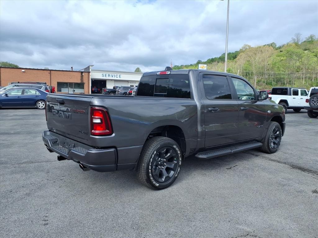 New 2026 Ram 1500 EXPRESS CREW CAB 4X4 5'7 BOX Pickup