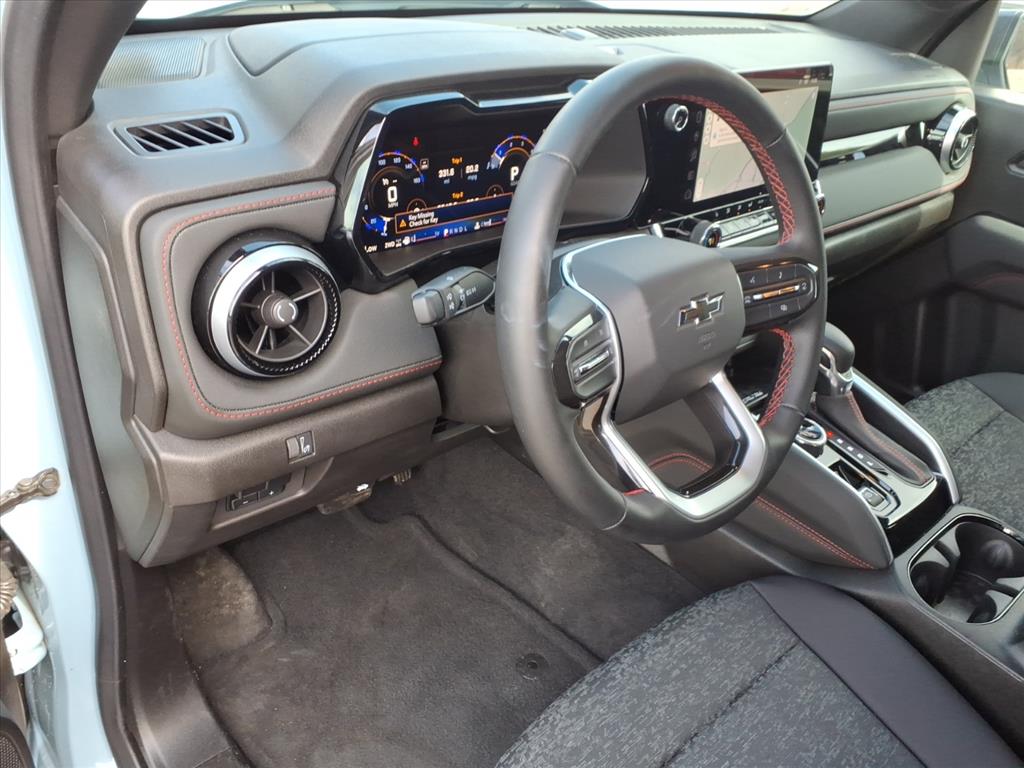 2025 Chevrolet Colorado Z71 - Photo 6