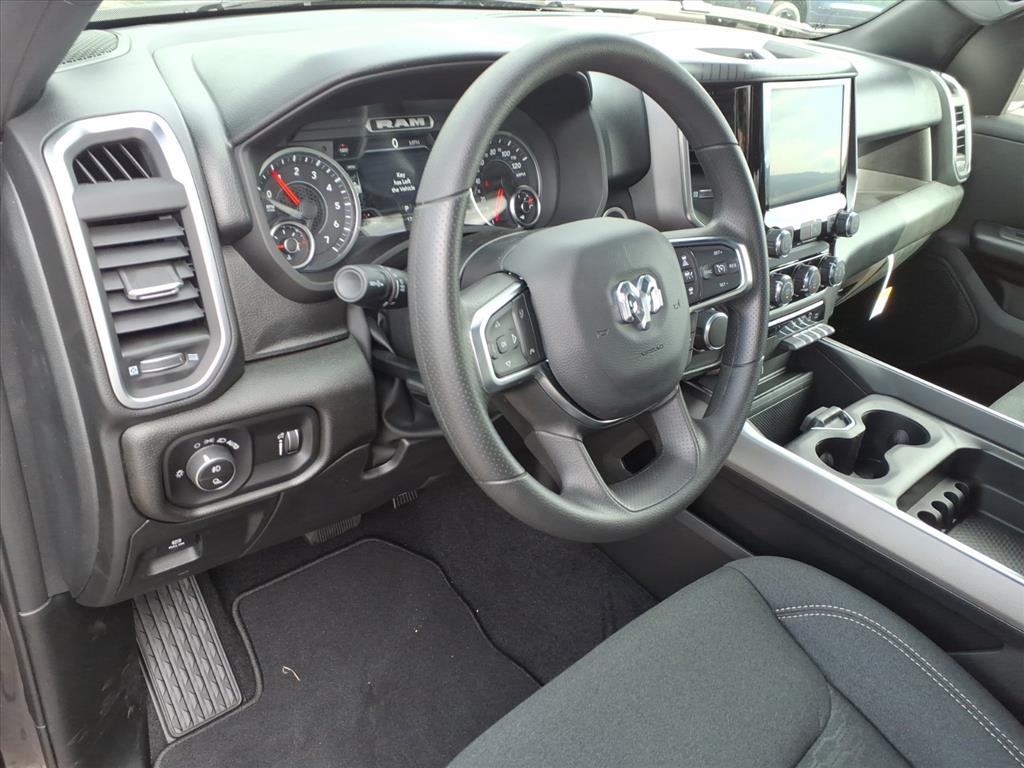 2026 RAM 1500 Express - Photo 6
