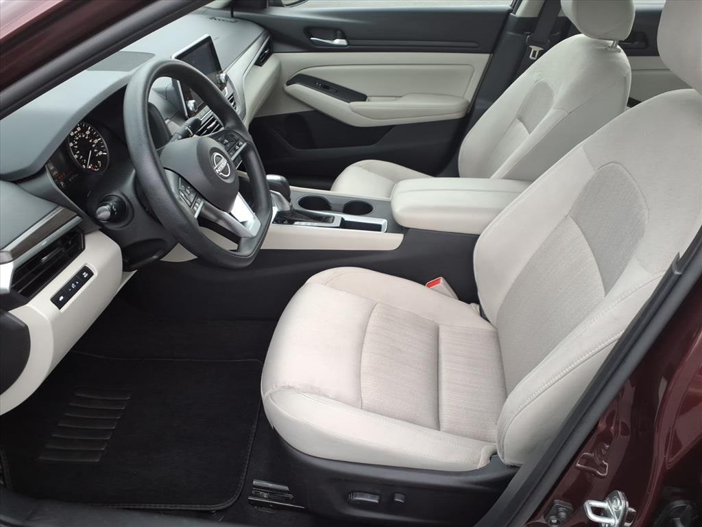 Used 2025 Nissan Altima SV Sedan