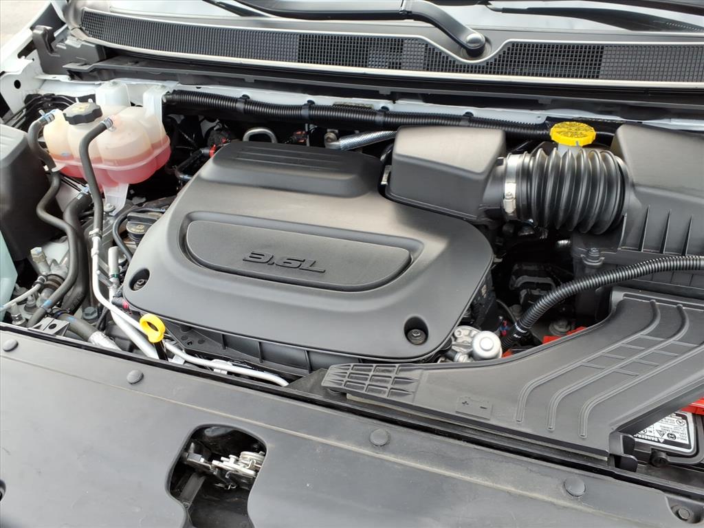 2024 Chrysler Pacifica Touring L - Photo 8