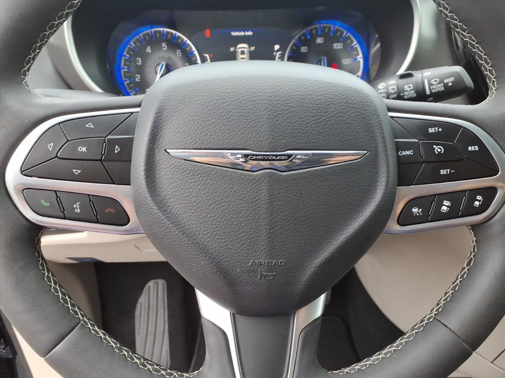 2024 Chrysler Pacifica Touring L - Photo 16