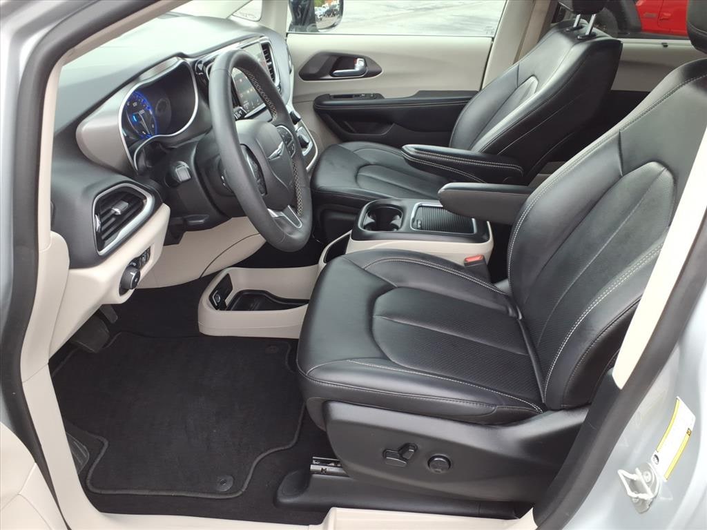 Used 2024 Chrysler Pacifica Touring L Van Passenger Van