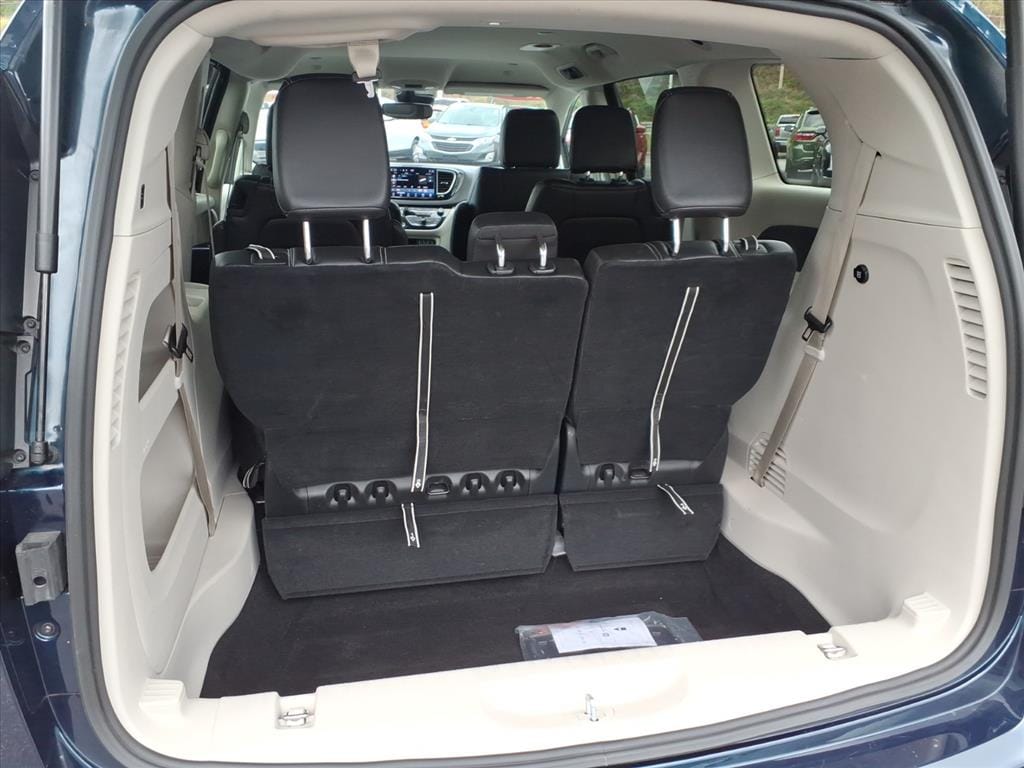 2024 Chrysler Pacifica Touring L - Photo 10