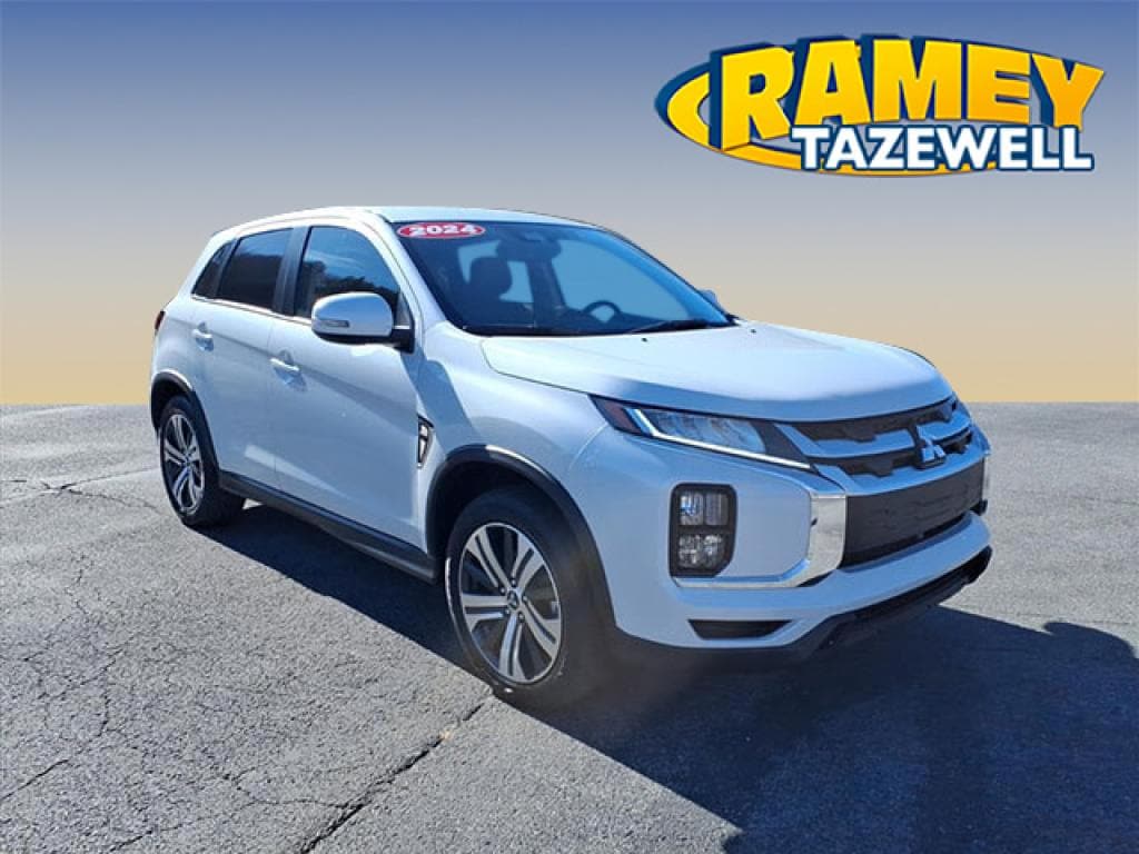 2024 Mitsubishi Outlander Sport SE's photo