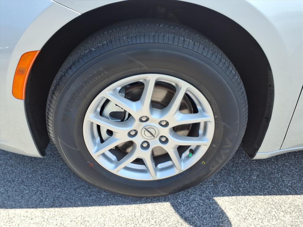 2024 Chrysler Pacifica Touring L - Photo 9
