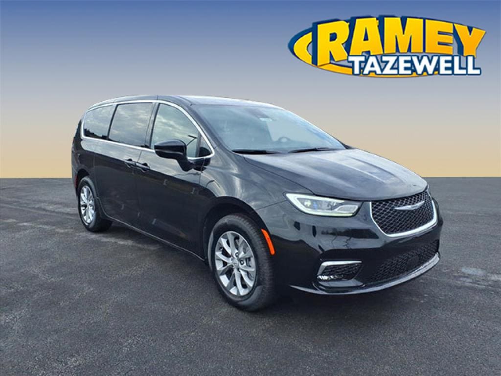 2026 Chrysler Pacifica Select AWD's photo