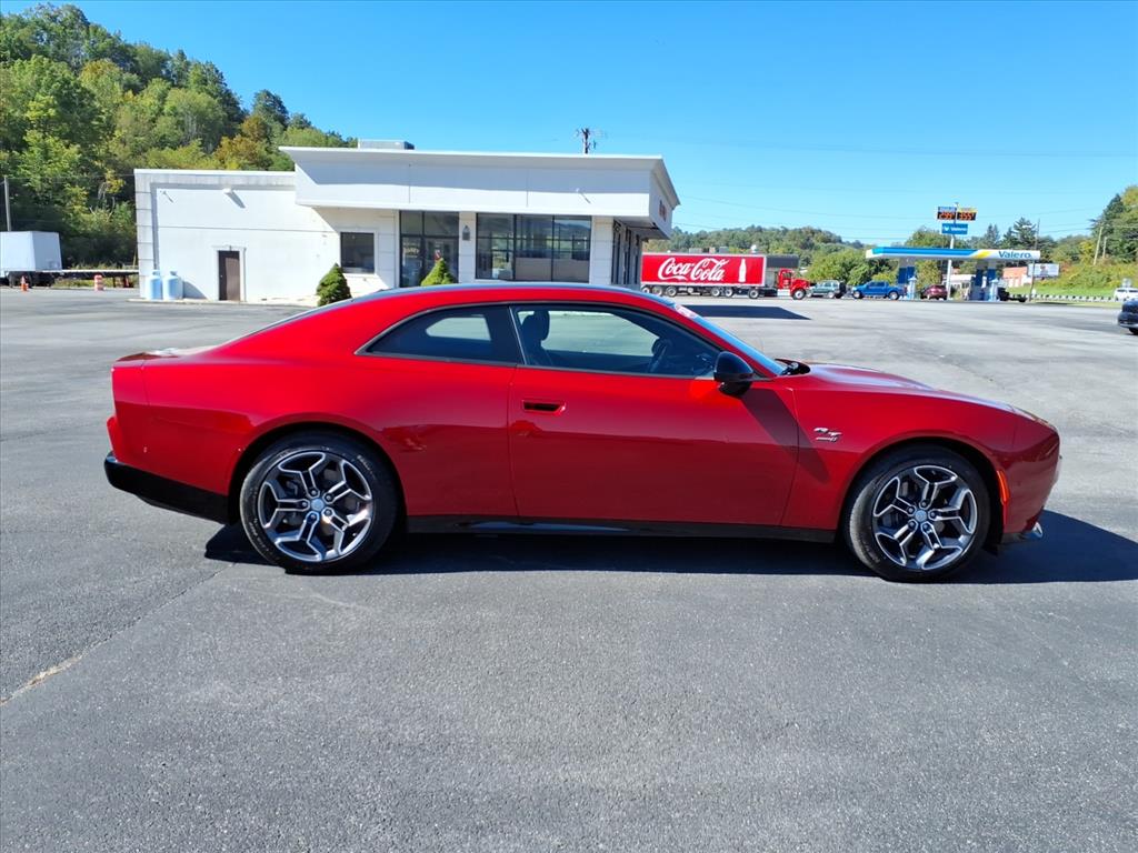 Used 2024 Dodge Charger Daytona R/T with VIN 2C3CDBCK4RR208352 for sale in North Tazewell, VA
