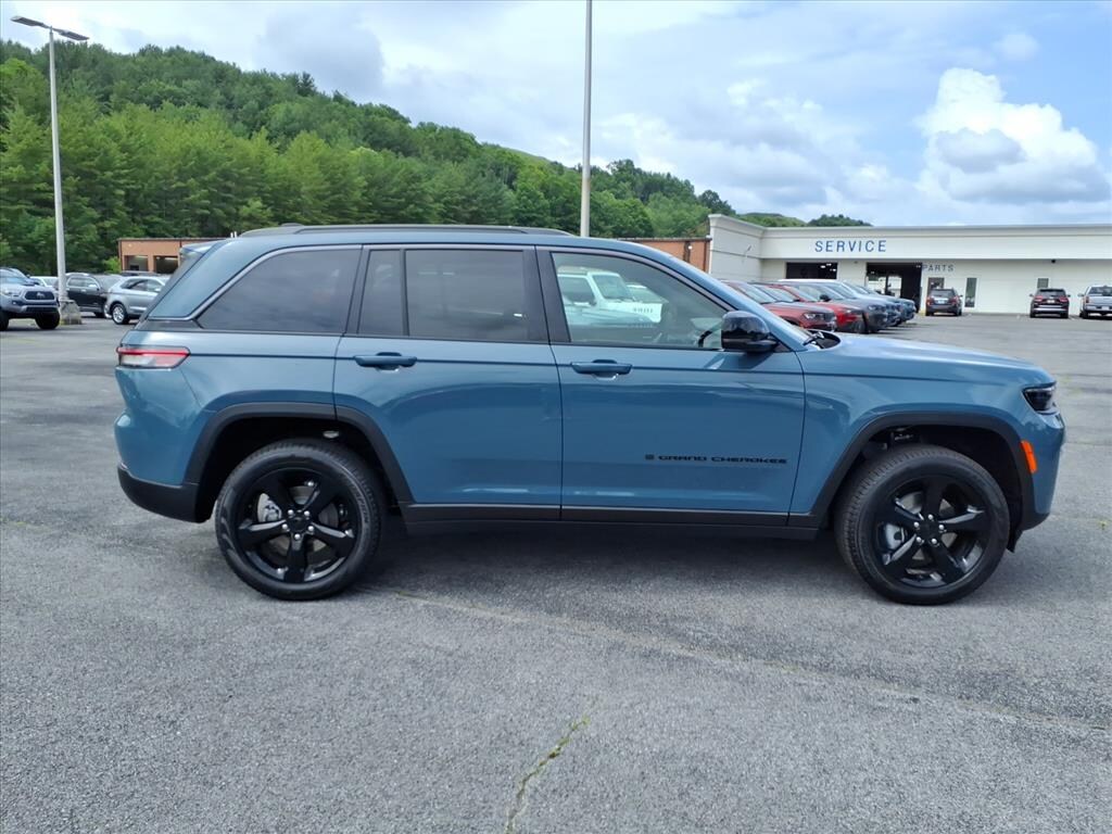 New 2026 Jeep Grand Cherokee LIMITED 4X4 Sport Utility