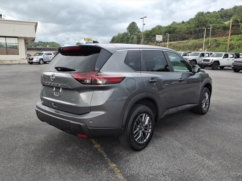 Used 2024 Nissan Rogue S SUV