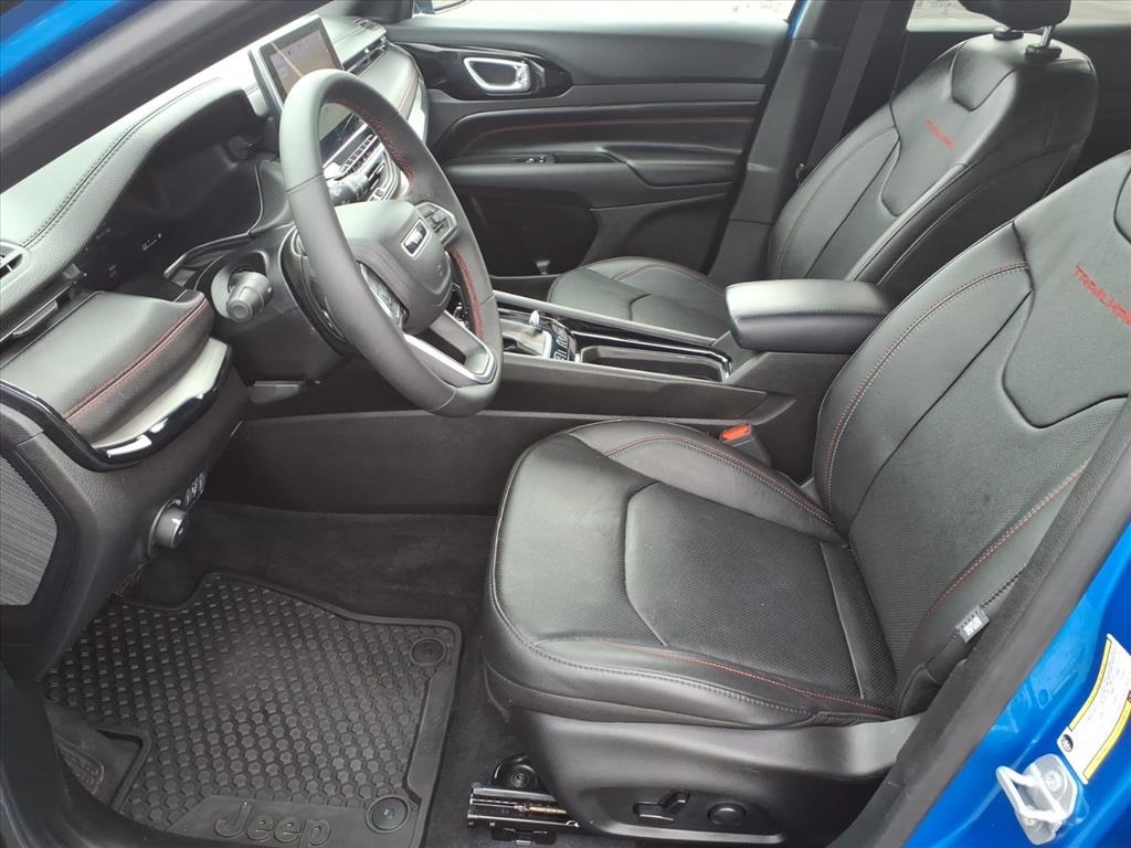 Used 2025 Jeep Compass Trailhawk SUV