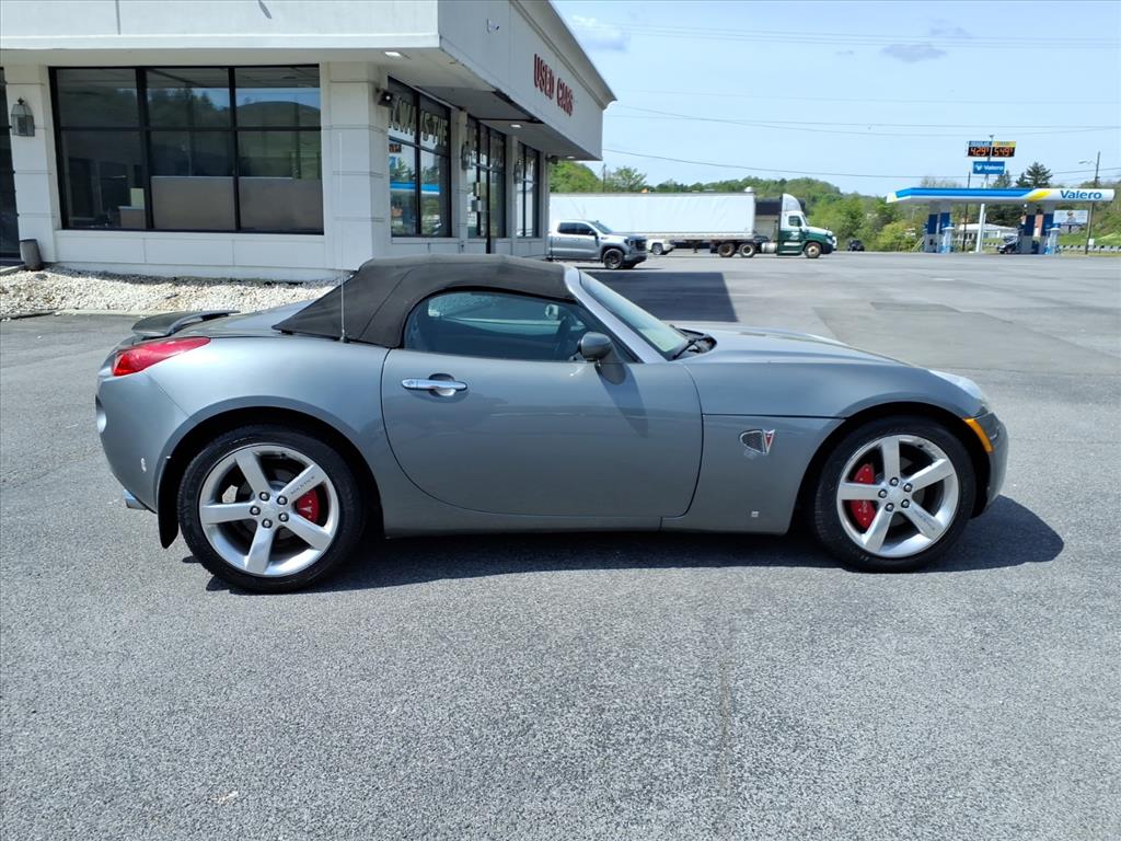 Used 2006 Pontiac Solstice Base with VIN 1G2MB33B56Y101057 for sale in North Tazewell, VA