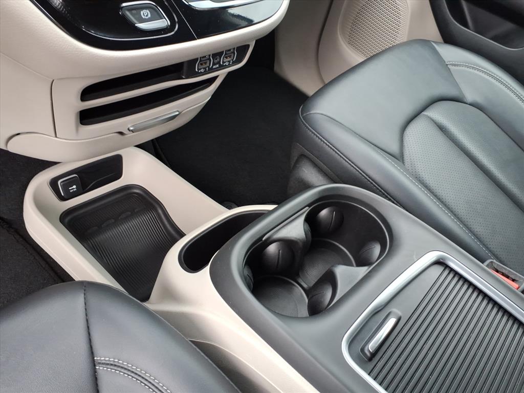 2024 Chrysler Pacifica Touring L - Photo 19