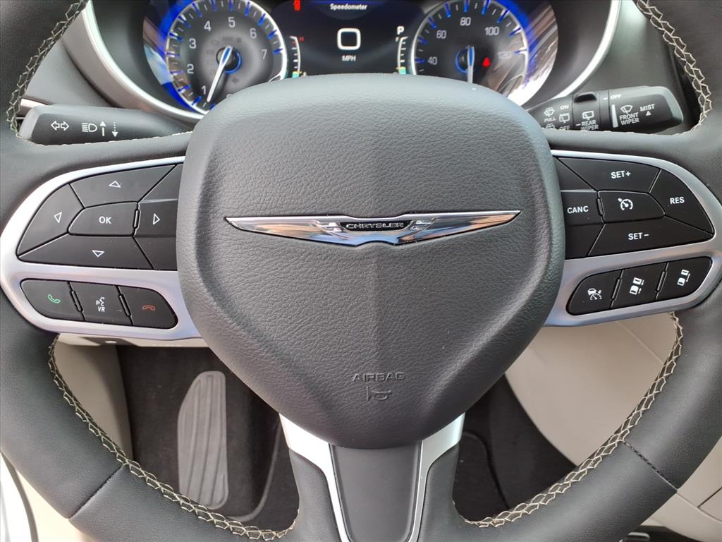 2024 Chrysler Pacifica Touring L - Photo 16
