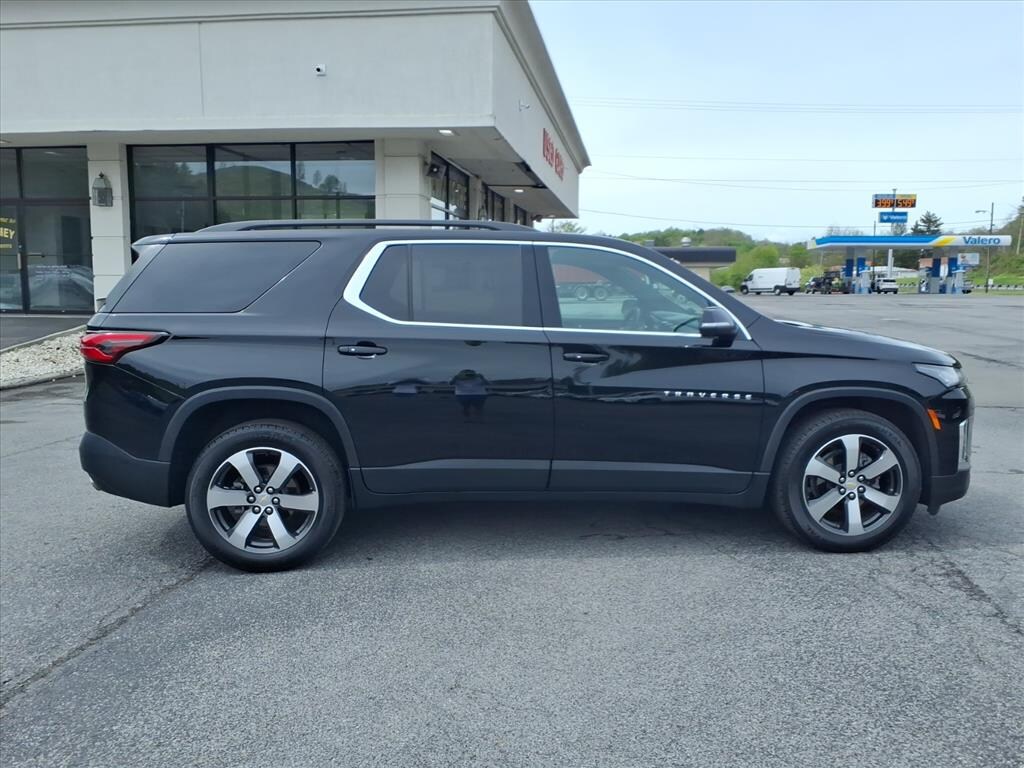 Used 2023 Chevrolet Traverse LT Leather SUV
