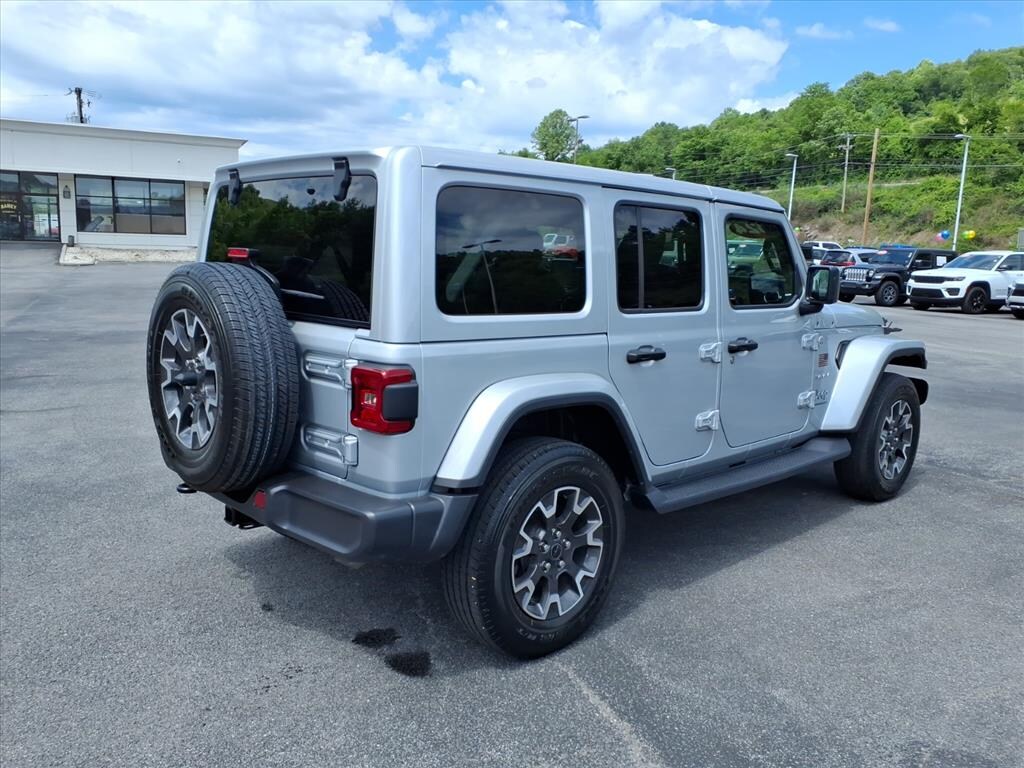 Used 2024 Jeep Wrangler Sahara SUV