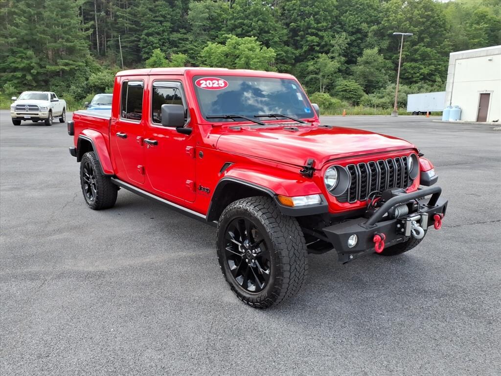 Used 2025 Jeep Gladiator Sport Truck Crew Cab