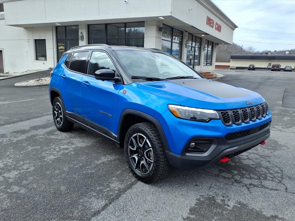 Used 2025 Jeep Compass Trailhawk SUV