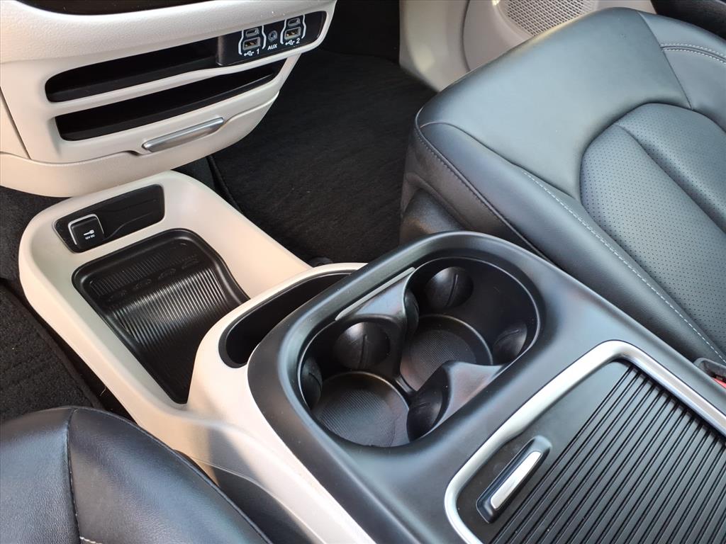 2024 Chrysler Pacifica Touring L - Photo 19