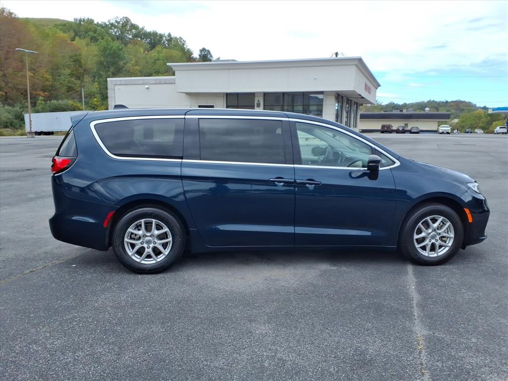 Used 2024 Chrysler Pacifica Touring L Van Passenger Van