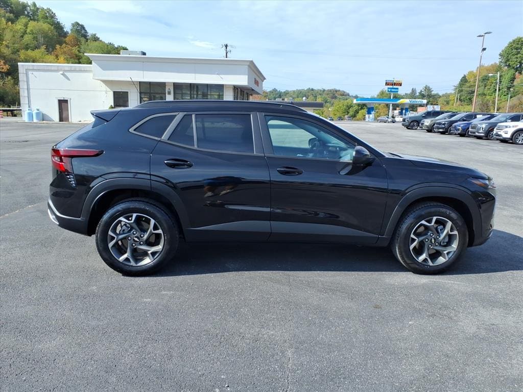 Used 2024 Chevrolet Trax LT SUV