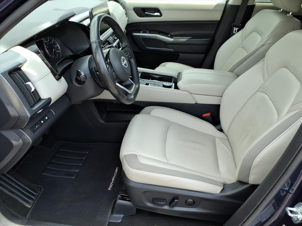 Used 2023 Nissan Pathfinder SL SUV