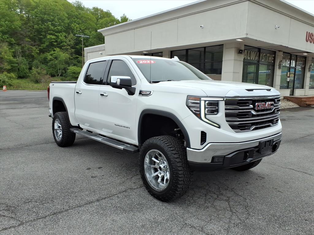 2023 GMC Sierra 4WD Crew Cab Short Box SLT's photo
