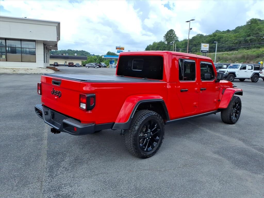 Used 2025 Jeep Gladiator Sport Truck Crew Cab