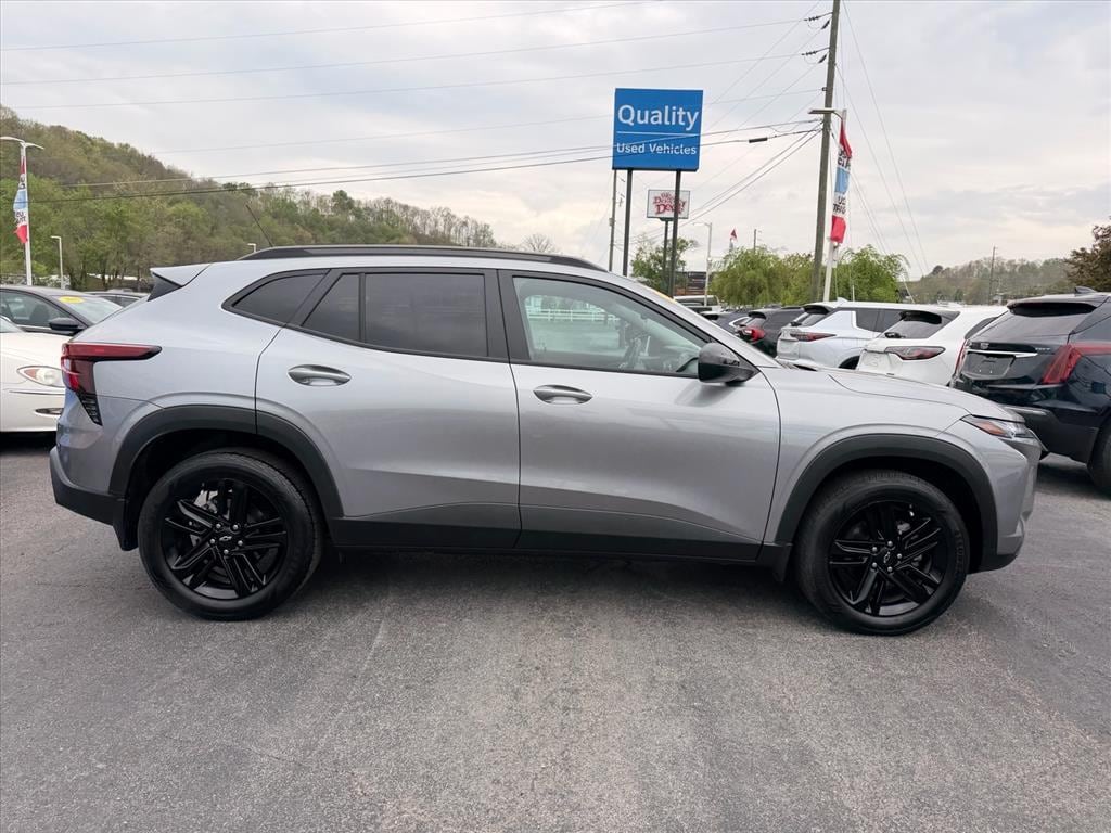 Used 2025 Chevrolet Trax Activ SUV