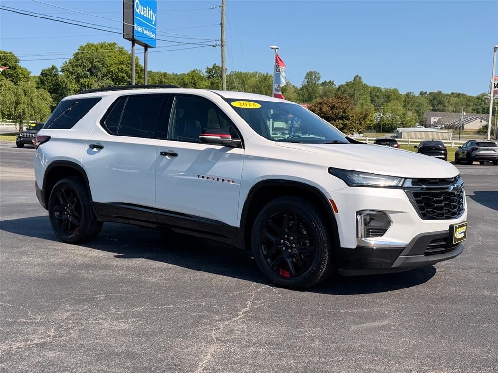 Used 2023 Chevrolet Traverse Premier SUV