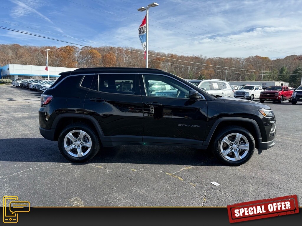 Used 2024 Jeep Compass Latitude SUV