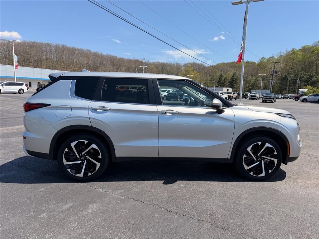 Used 2024 Mitsubishi Outlander SE SUV