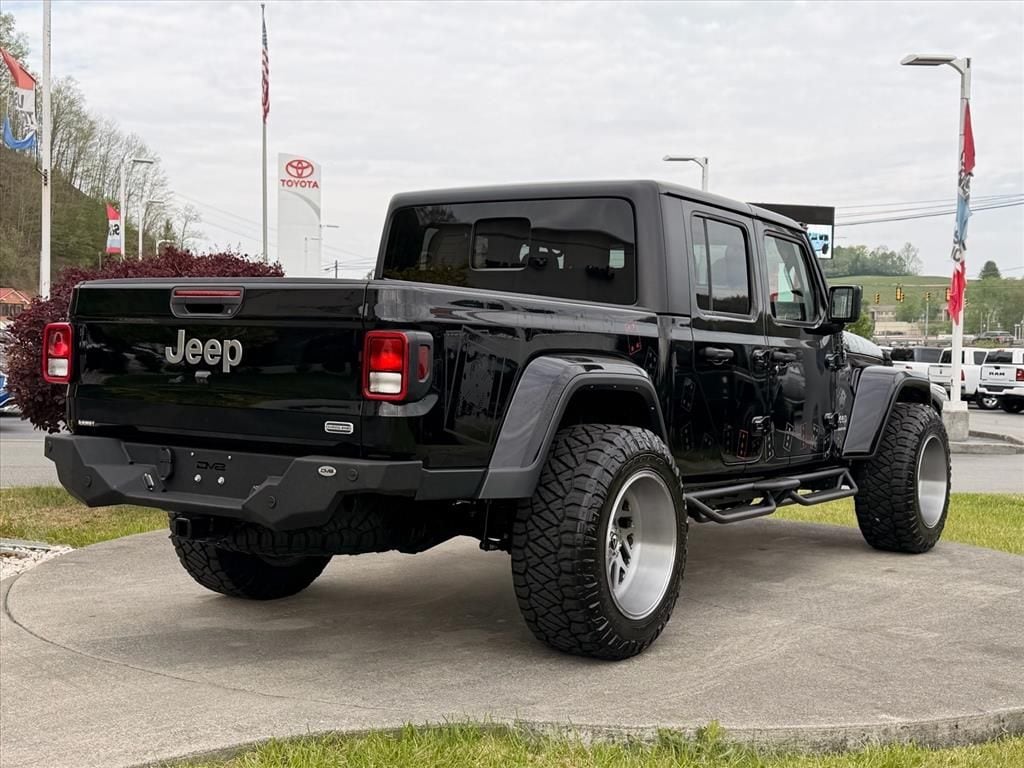 Used 2021 Jeep Gladiator Overland Truck