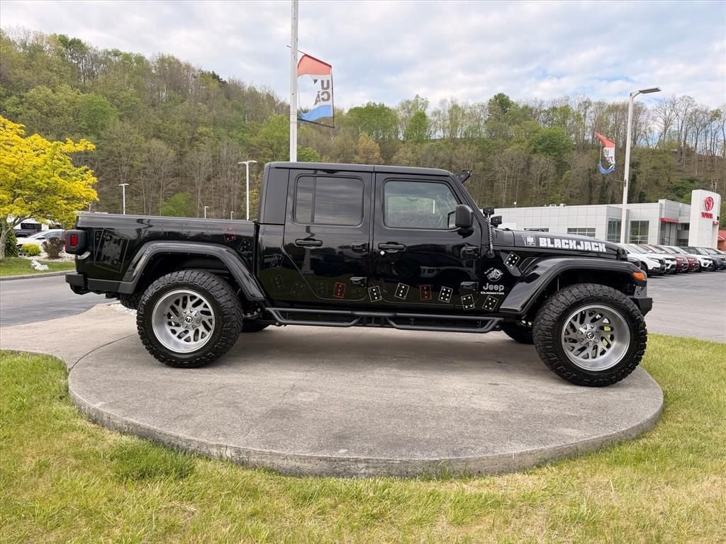 Used 2021 Jeep Gladiator Overland Truck