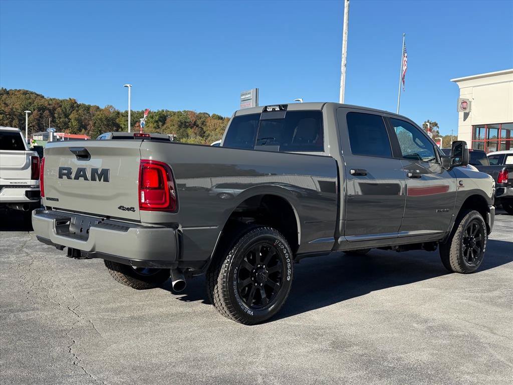 New 2027 Ram 2500 BIG HORN CREW CAB 4X4 6'4 BOX Pickup